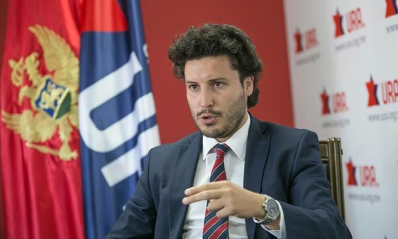  Абазовиќ: Најважно е Ѓукановиќ повеќе да не е претседател на Црна Гора