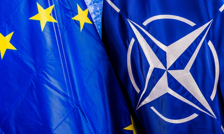  Лидерите на ЕУ и НАТО потпишаа трета декларација за подобрување на партнерството