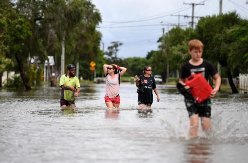  Три лица загинаа во поплавите во Нов Зеланд, во Окленд прогласена вонредна состојба