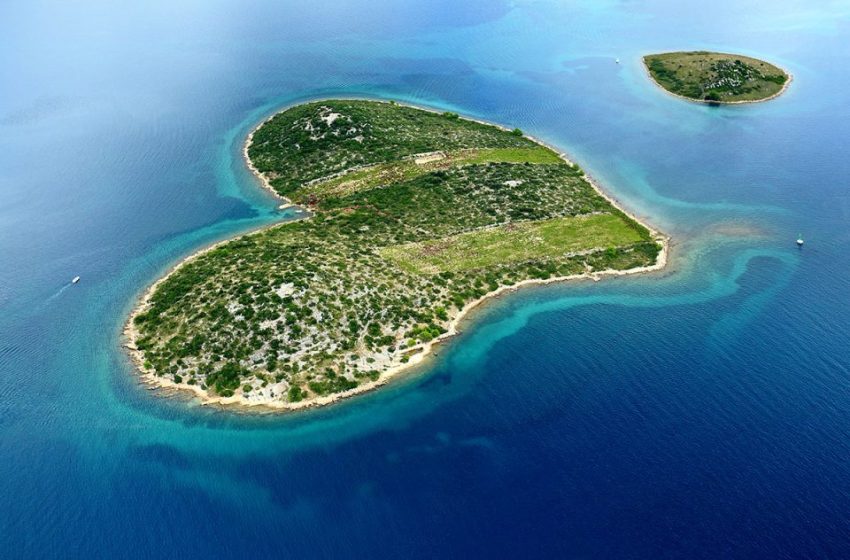  Се продава дел од хрватскиот „Остров на љубовта“