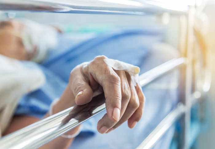  Англија: Итно отпуштање пациенти од болници поради недостиг на болнички кревети