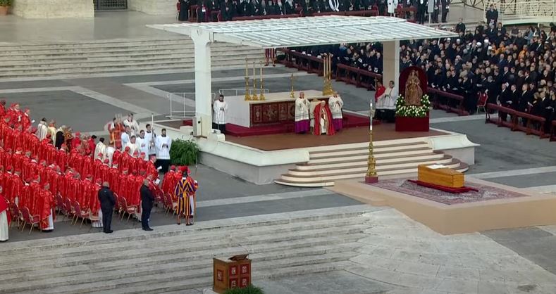  ВИДЕО: Одржана погребната церемонија на Бенедикт Шеснаесетти пред базиликата „Свети Петар“ во Ватикан