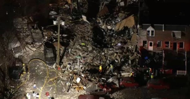  Филаделфија: Експлозија на гас во населбата Порт Ричмонд урна три куќи