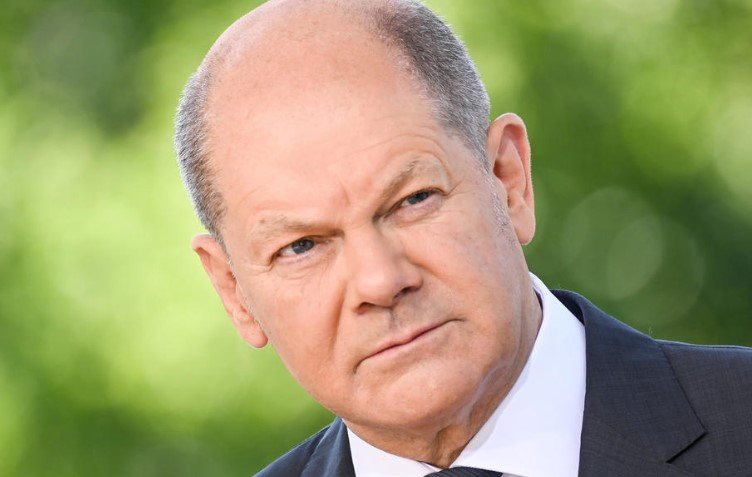  Шолц набрзо ќе именува нов министер за одбрана