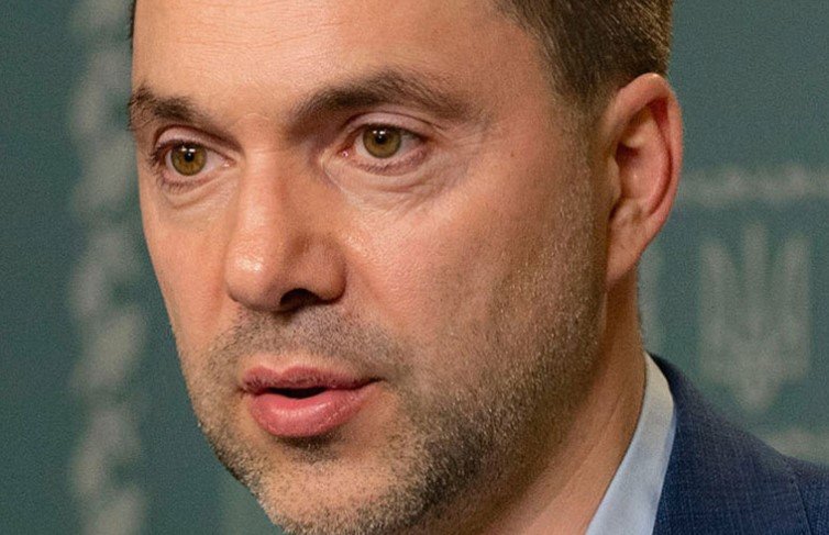  Поднесе оставка советникот на украинскиот претседател Арестович