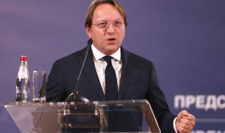  ЕП ја повикува ЕК да отвори истрага за работата на комесарот Вархеји