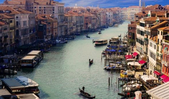  Венеција од денеска наплатува влез за туристи