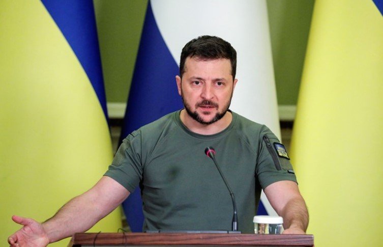  Зеленски: 30 загинати во рускиот напад врз Дњепар