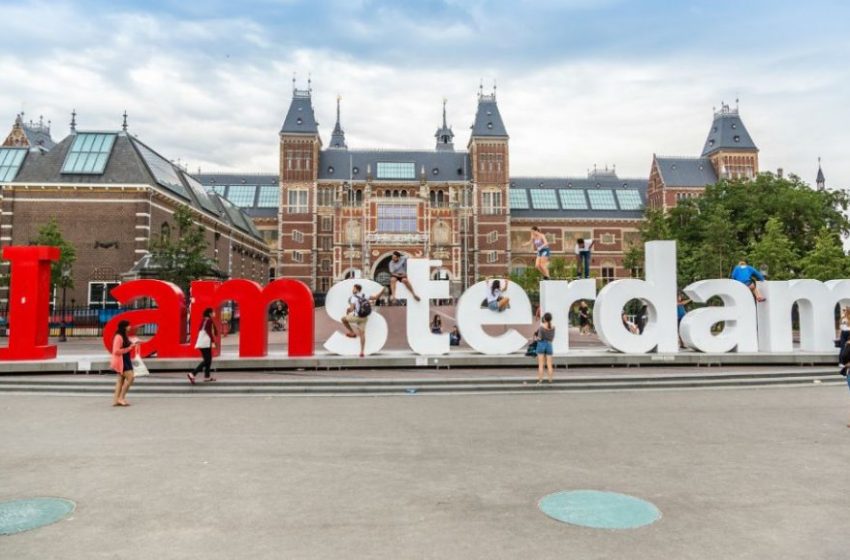  Од месец мај, нема повеќе пушење џоинт на јавни места во Амстердам