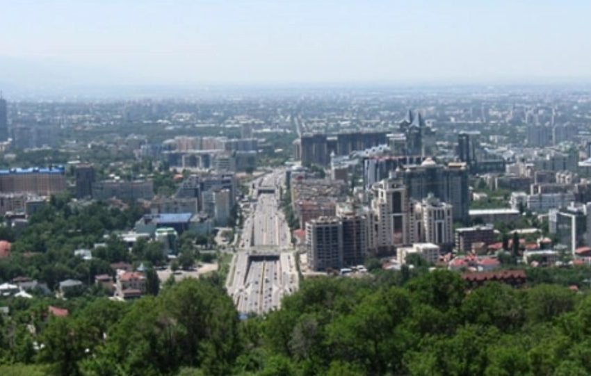  ХОРОР: Три деца повредени во напад со секира и нож во училиште