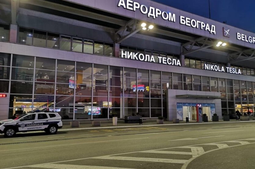  Авион принудно слета во Белград, едно лице почина