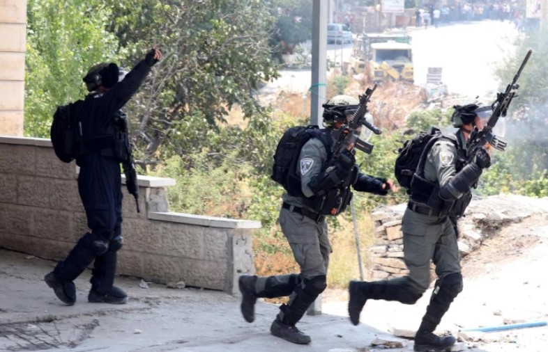  Палестинец уби двајца доселеници на Западниот Брег