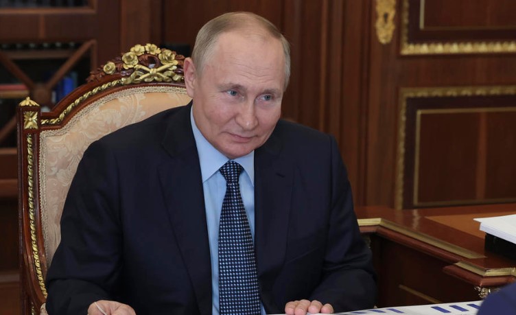  „Путин изгубил врска со реалноста“, оцени советникот на Зеленски по повод говорот на рускиот претседател