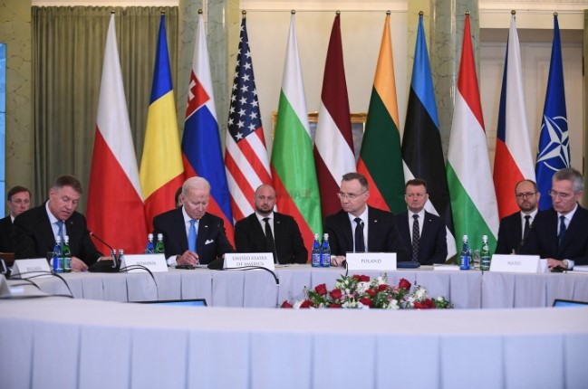  Заврши самитот на „Б9“ во Варшава со декларација за засилување на колективната одбрана и помошта за Украина