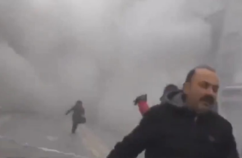  ВИДЕО: Згради се рушат при тв вклучување во живо, драматични снимки од вториот силен земјотрес во Турција