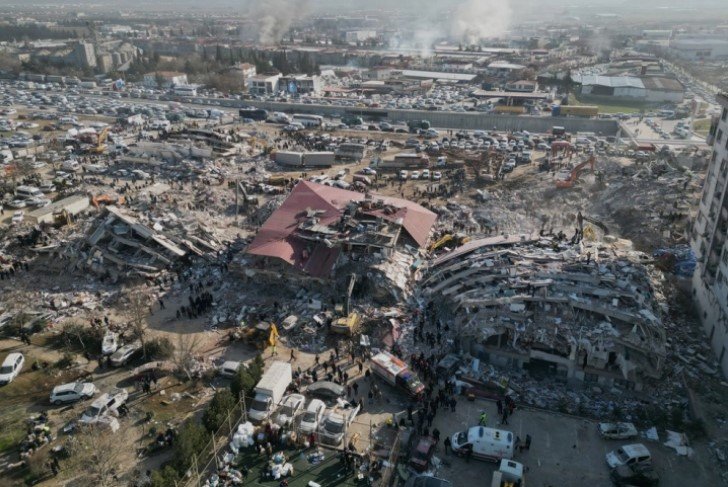  Бројот на загинати во земјотресите во Турција и Сирија надмина 20.000