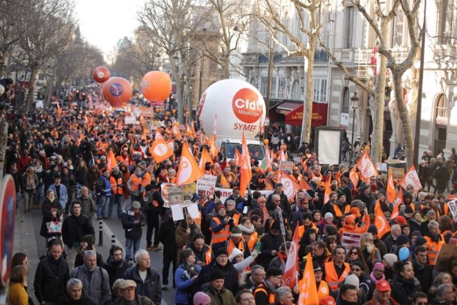  На демонстрациите против пензиските реформи во Франција учествуваа 757.000 луѓе