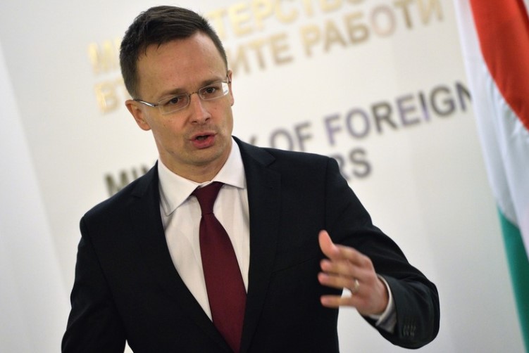  Сијарто: Унгарија нема да поддржи нов пакет санкции против Русија
