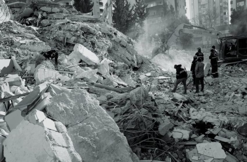  СПАСЕНО ПЕТЧЛЕНО СЕМЕЈСТВО КОЕ 5 ДЕНА БЕШЕ ЗАТРУПАНО: Над 25 илјади војници ангажирани по земјотресите во Турција, смртниот биланс над 21 илјада