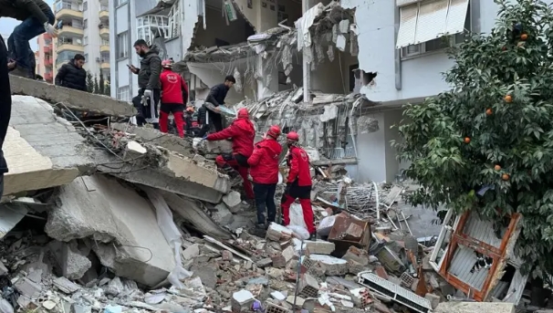  Земјотресите зедоа над 7.200 жртви од Турција и Сирија, повеќе од 35.000 луѓе се повредени
