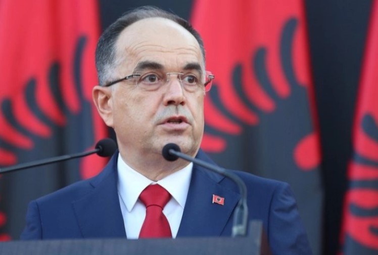  Албанскиот претседател, Бегај следната недела во Брисел ќе се сретне со Столтенберг