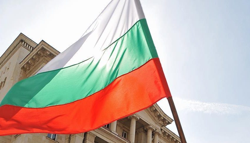  Бугарско МФ: На државата и се заканува банкрот