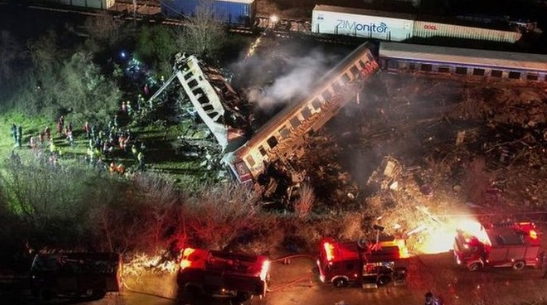  Продолжува проверката на вагоните по железничката несреќа во Грција, непознат бројот на исчезнати патници