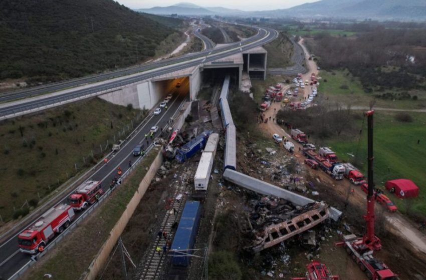  Тридневна жалост во Грција по железничката несреќа