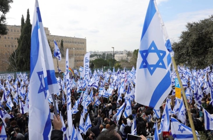  Протестите против судските реформи во Израел станаа насилни