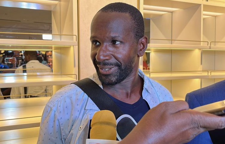  Конечно е ослободен новинарот кој беше киднапиран пред две години – уморен, но насмеан пристигна дома
