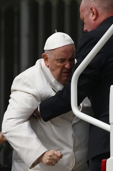  Папата Франциск се очекува утре да биде отпуштен од болница