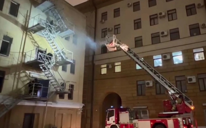 Пожар избувна во зградата на руското Министерство за внатрешни работи