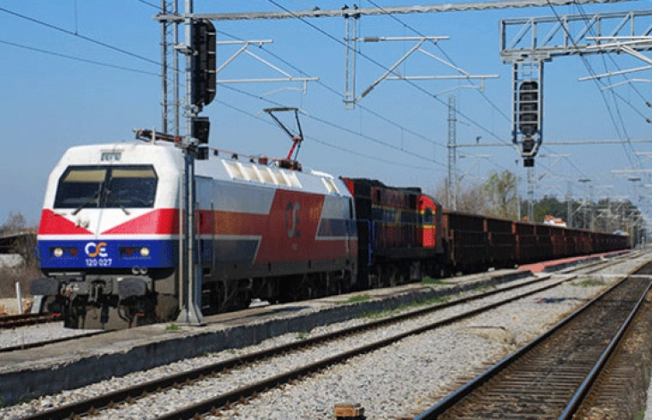  По пауза од еден месец поради железничката несреќа, товарен воз од Атина стигна во Солун
