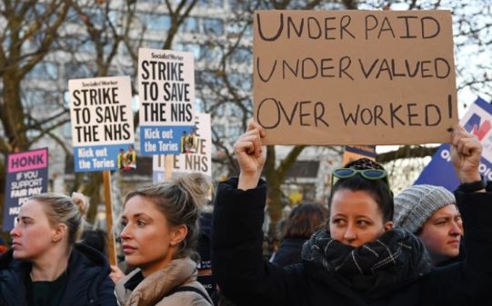  Штрајк на младите лекари во Велика Британија, бараат повисоки плати