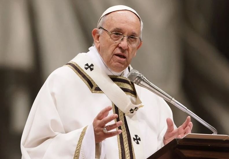  Папата Франциск излезе од болницата Гемели во Рим