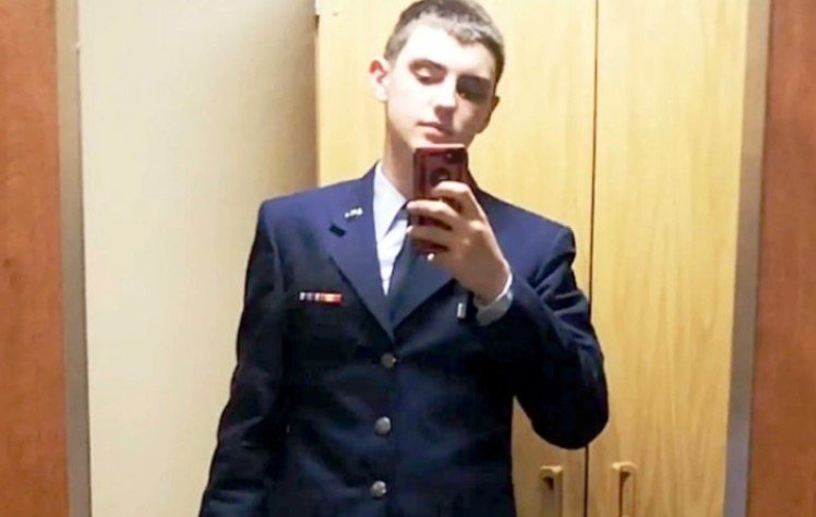  Осомничениот за протекувањето на доверливите документи од Пентагон ќе биде изведен пред суд