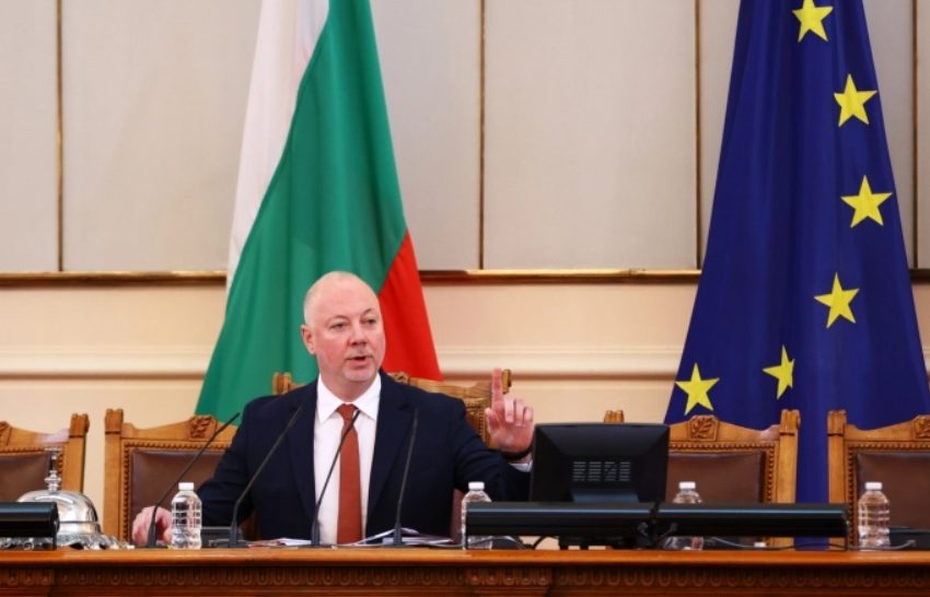  Росен Желјазков избран за претседател на новиот бугарски Парламент