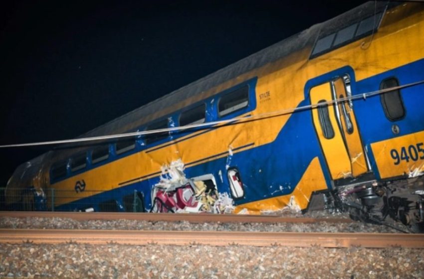  Еден загинат и 30 повредени во железничката несреќа во Холандија