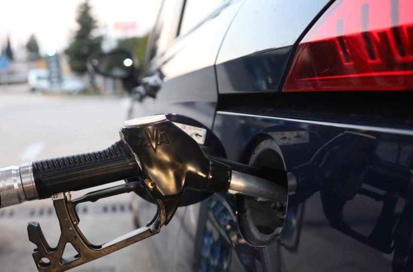  Од полноќ се намалуваат цените на горивата во Македонија