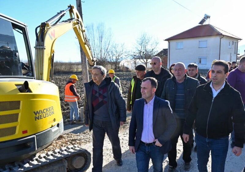  Митрески и Бочварски од струшко Мороишта: Инвестираме во подобрување на локалната патна инфраструктура во сите општини