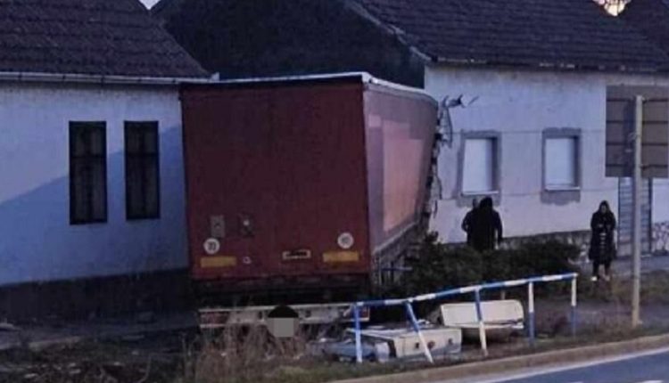  ТЕШКА СООБРАЌАЈКА ВО ХРВАТСКА Камион влетал во детска соба, повредено 14-годишно девојче