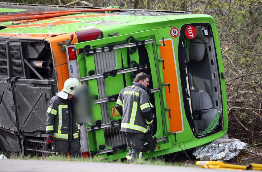  Страшна сообраќајка во Германија: Се преврте автобус, најмалку петмина загинати