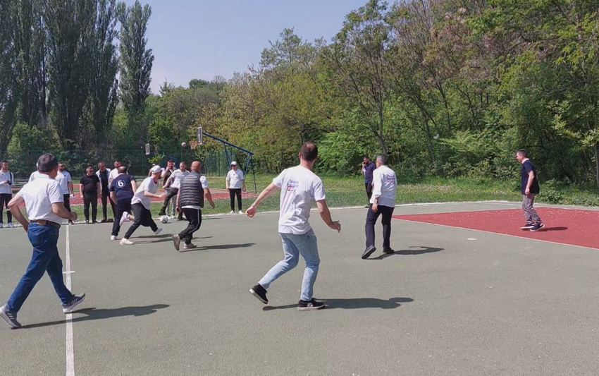  Спорт и разговор со младите, Таравари и лидерите од Вреди во Сарај