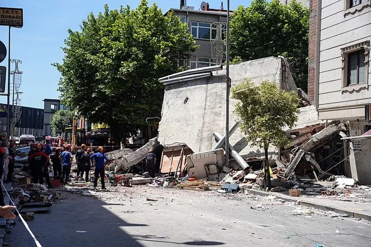  (ВИДЕО) Еден загинат и осуммина повредени при уривање на зграда во Истанбул