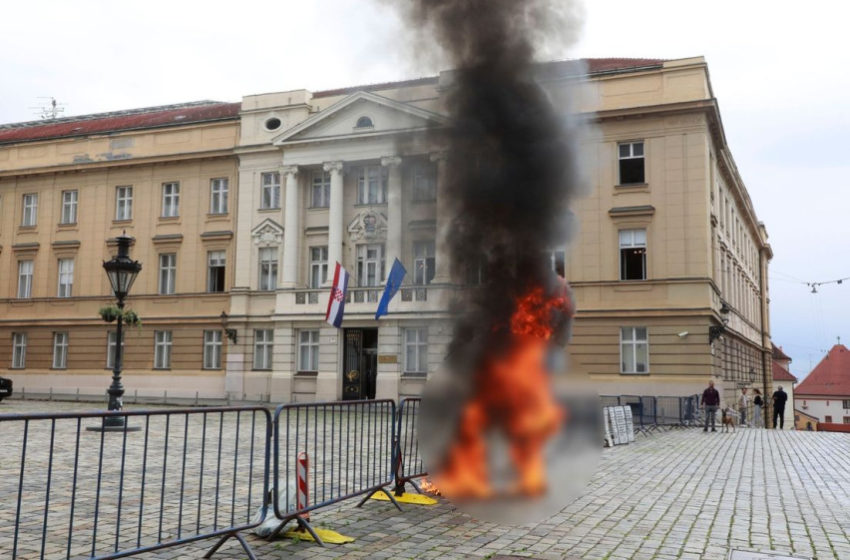  [ФОТО] Хорор во Загреб: Маж се полеа со бензин и се запали пред зградата на хрватската Влада