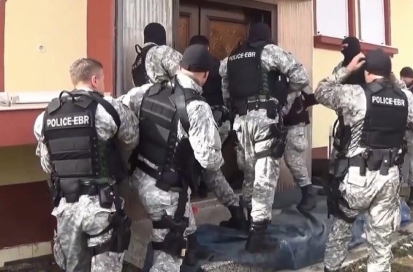  Голема полициска акција во Скопје: „Тигрите“ приведоа 28 лица за трговија со дрога