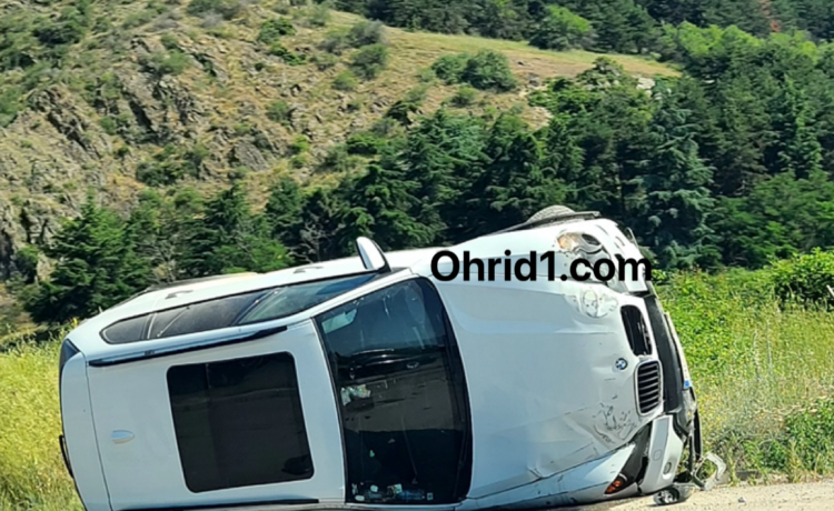  (ФОТО) Струшко возило се преврте во близина на Св.Еразмо на влезот во Охрид