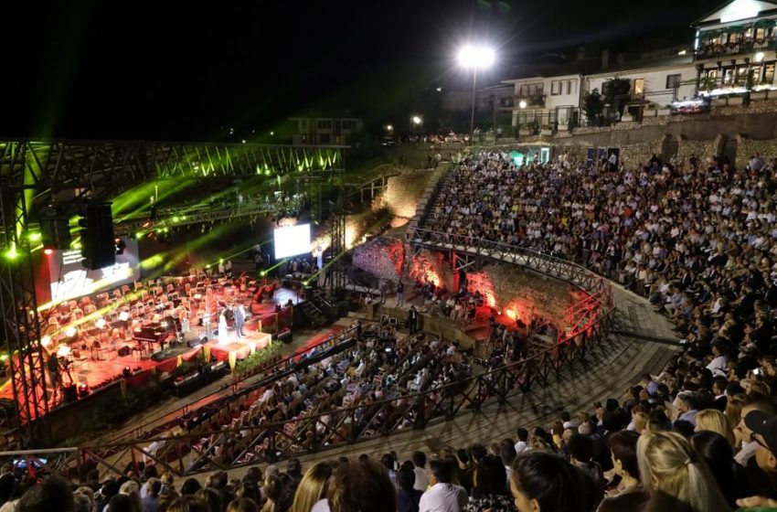  Сѐ е подготвено: Започнува 64-то издание на фестивалот „Охридско лето“