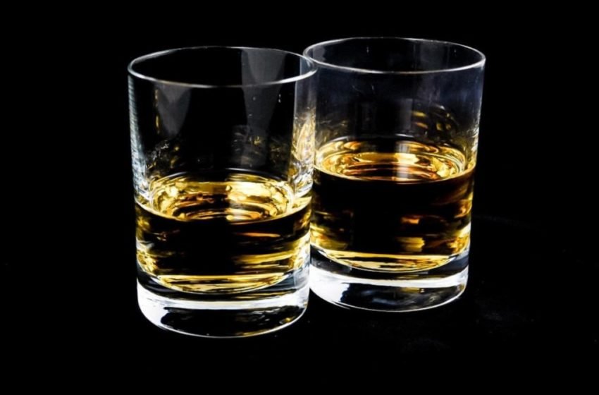  26 лица починаа во Иран од труење со алкохол, меѓу нив и една жена