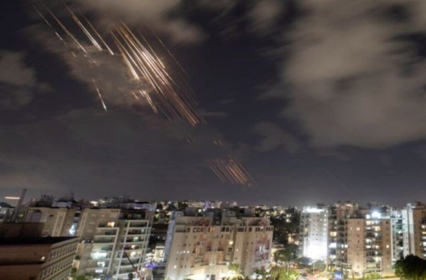  Иран му се закани на Израел: Одговорите ли на нашиот напад, следниот ќе биде уште пожесток!